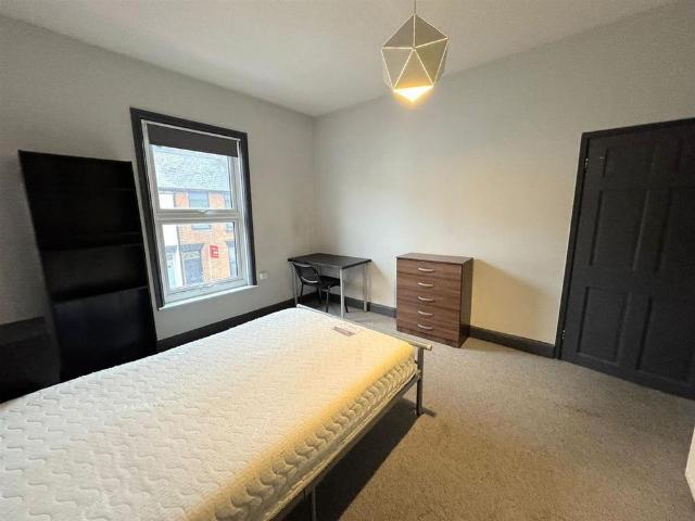 Room for rent in New Normanton, East Midlands