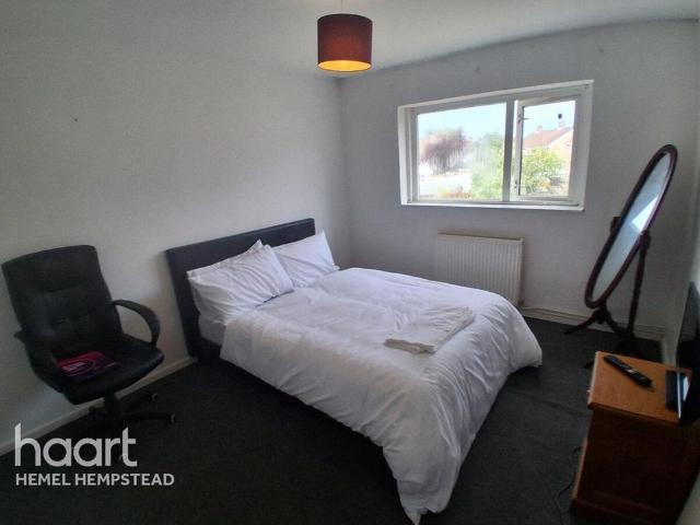 Room for rent in Pouchen End, Hertfordshire