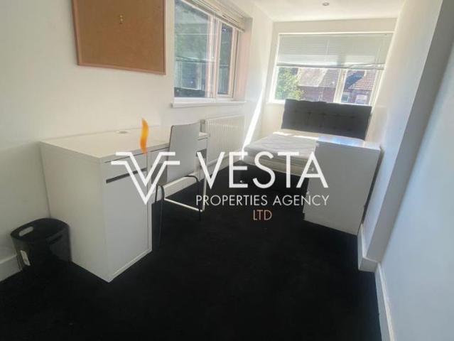 Room for rent in Ball Hill, Coventry