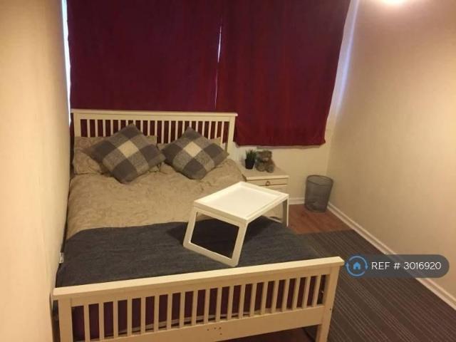 Room for rent in London Borough of Ealing, Greenford