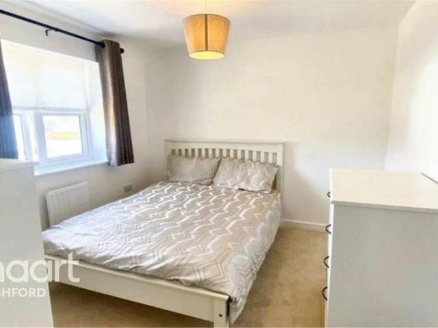 Room for rent in Cheeseman's Green, Bridgefield