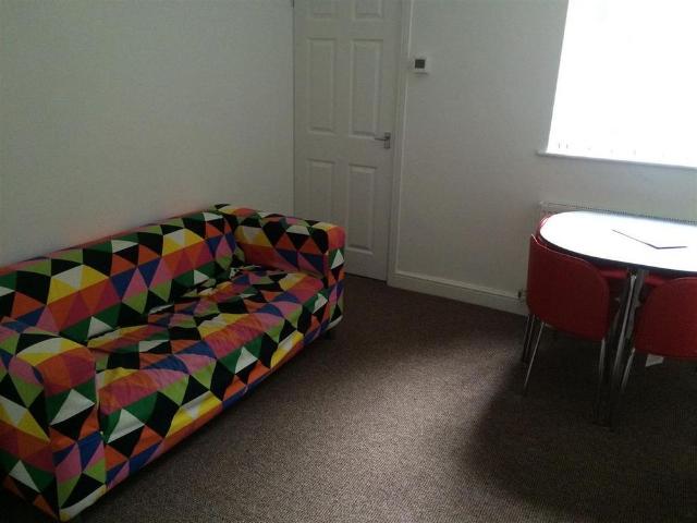 Room for rent in Berry Hill, Potters Corner