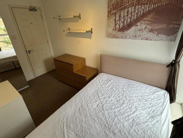 Room for rent in Silvertown, Greater London