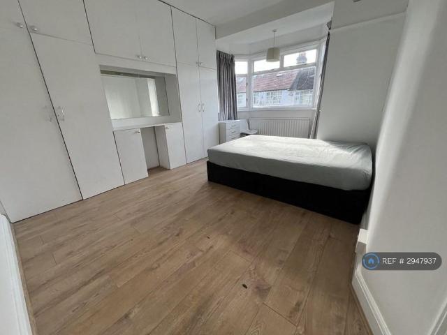 Room for rent in London Borough of Merton, Greater London