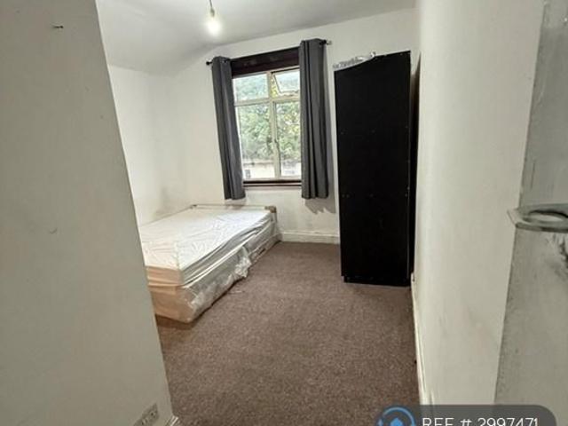 Room for rent in London Borough of Ealing, Greater London