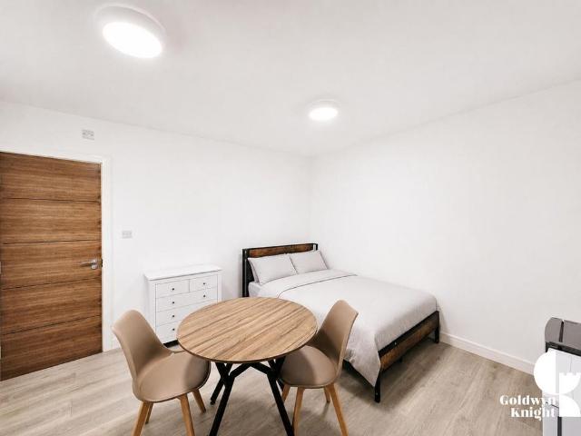Room for rent in Monks Orchard, Kent