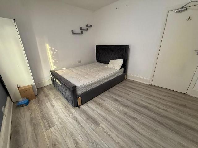 Room for rent in Wealdstone, Greater London
