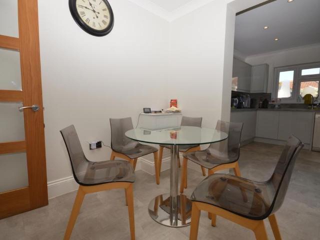 Room for rent in Fairlop, Greater London