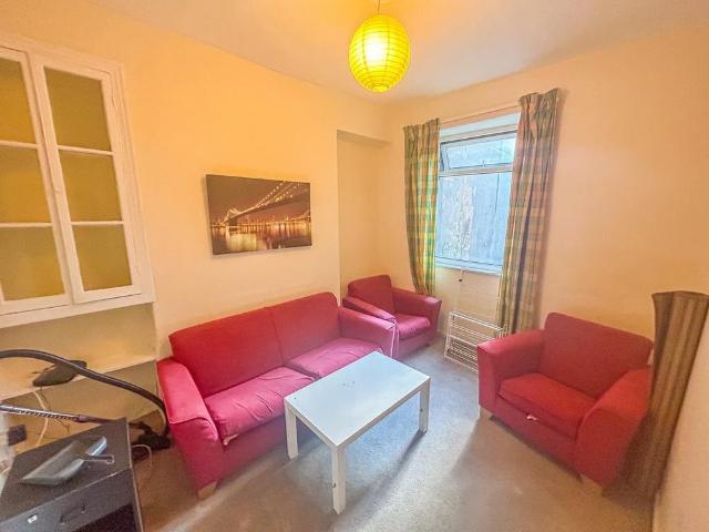 Room for rent in Pontypridd, Wales