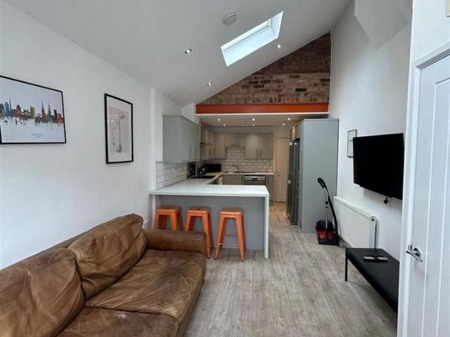 Room for rent in Ball Hill, West Midlands
