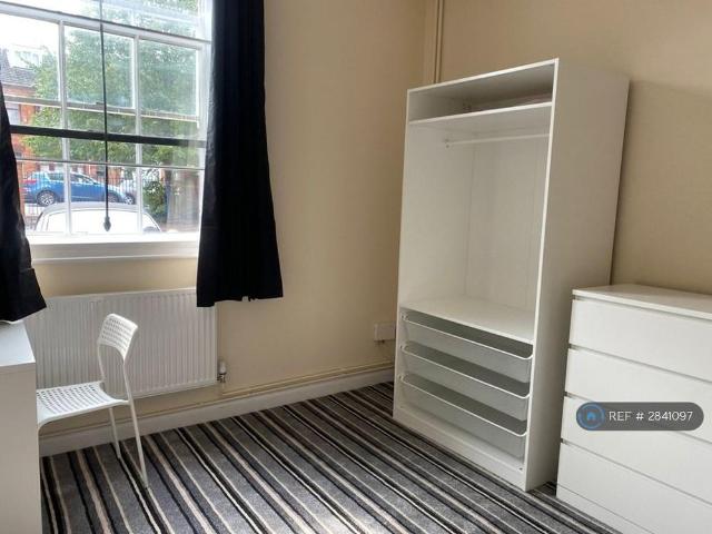 Room for rent in Elmfield, Leicestershire