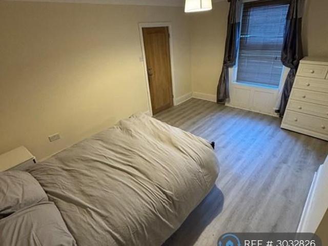 Room for rent in Regent Quay, Oad Street