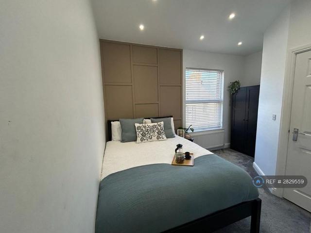 Room for rent in New Bilton