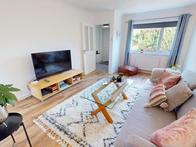 Room for rent in Prestbury, Golden Valley