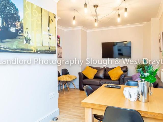 Room for rent in Westborough
