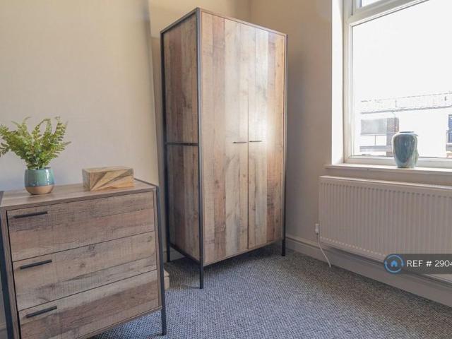 Room for rent in Deepdale, Higher Bartle