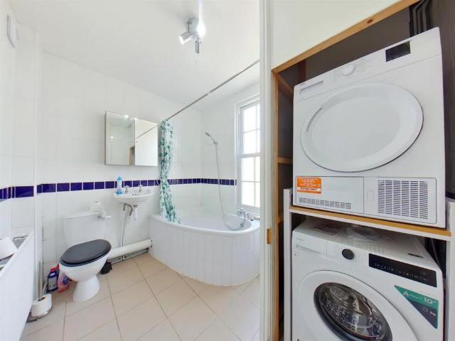 Room for rent in Clayhall, Middlecroft