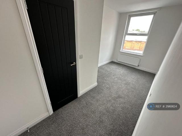 Room for rent in Sudden, Burnedge