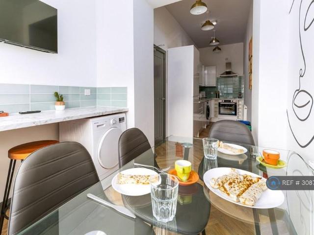 Room for rent in Springhead, Oldham