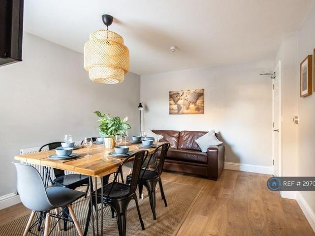 Room for rent in Grove Park, Swale