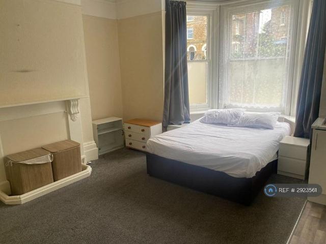 Room for rent in Charlotteville, Westborough