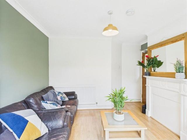 Room for rent in Clover Hill, East Bank