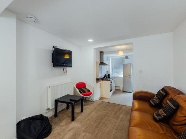 Room for rent in Elmfield, Leicestershire