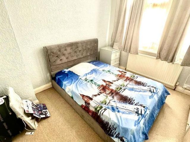 Room for rent in London Borough of Hounslow, Hanworth