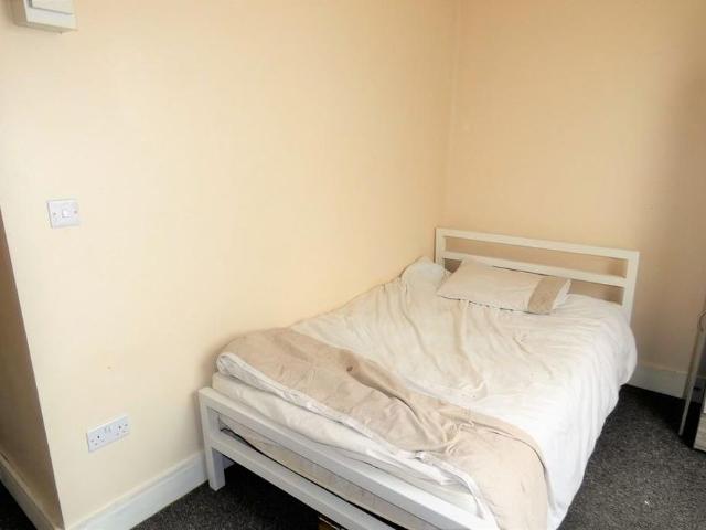 Room for rent in London Borough of Ealing, Greenford