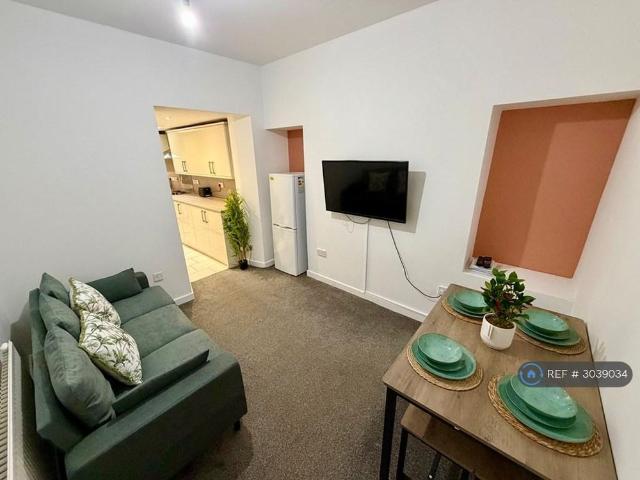 Room for rent in Nangreaves, Wales