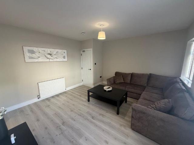 Room for rent in Nangreaves, Wales