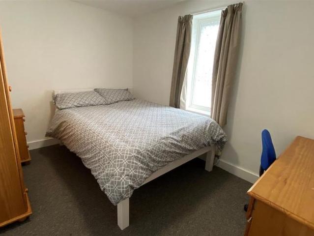 Room for rent in Hales Place, The Bridge