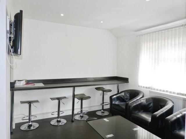 Room for rent in Wotton, Gloucester