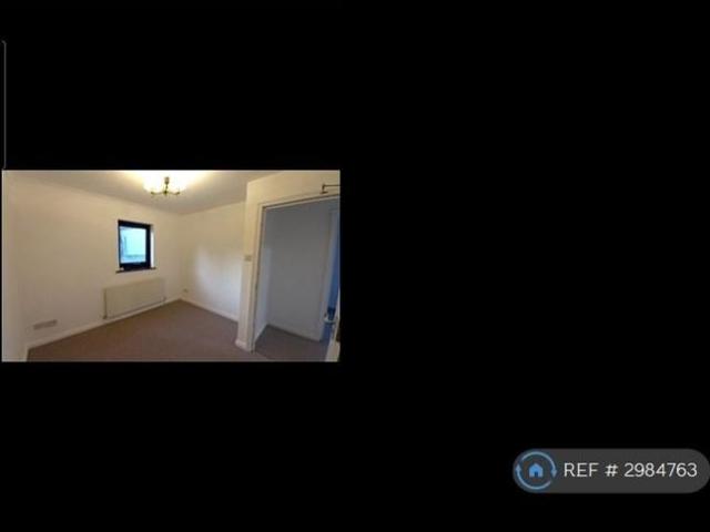 Room for rent in Clarendon, Ash