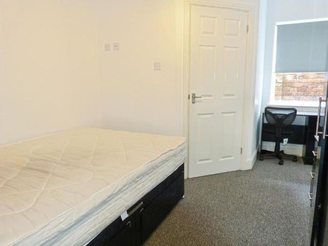 Room for rent in Wotton, Gloucester