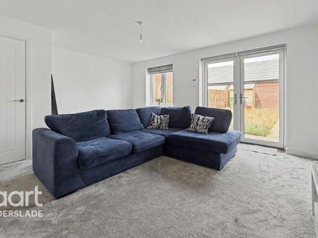 Room for rent in Regent Quay, Oad Street