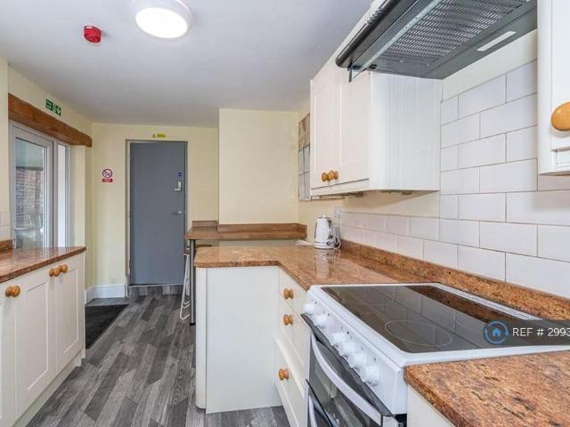 Room for rent in Leyfields, Kettlebrook