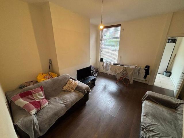 Room for rent in Mosley, Trafford Park