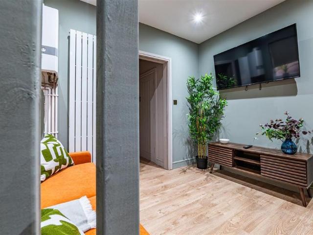 Room for rent in Coundon, West Midlands
