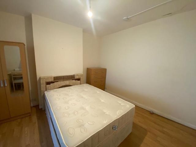 Room for rent in London Borough of Ealing, Greater London