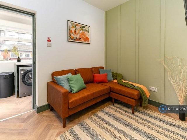 Room for rent in Chesham, Bury