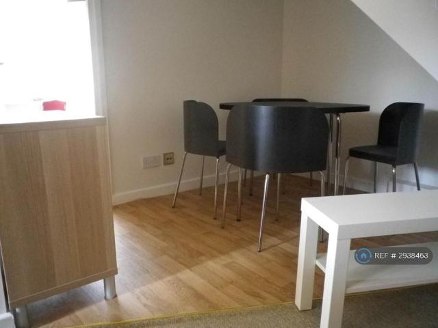 Room for rent in Golden Valley, Gloucestershire