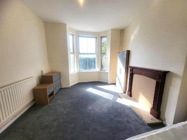 Room for rent in Goldthorn Hill, West Midlands