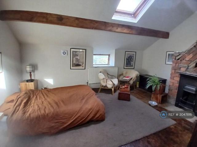 Room for rent in Boothtown, Halifax