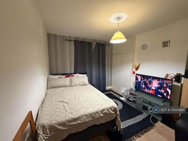 Room for rent in London Borough of Croydon, Waddon