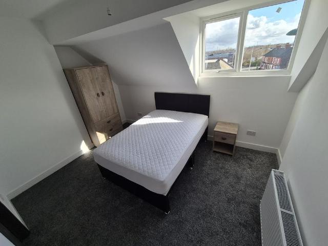 Room for rent in Rossmore, Cheshire
