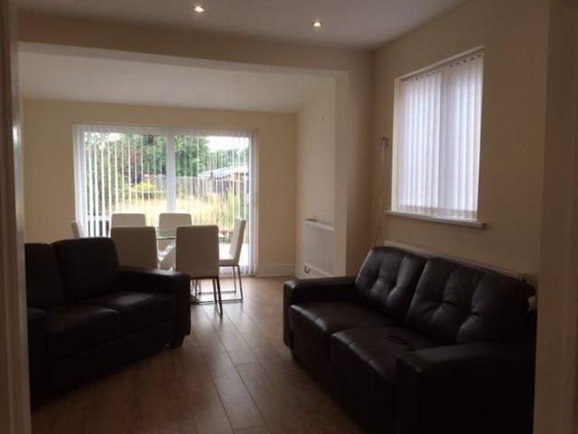 Room for rent in Horninglow and Eton, Beamhurst