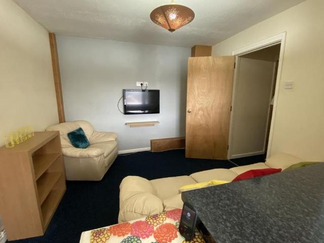 Room for rent in Nangreaves, Wales