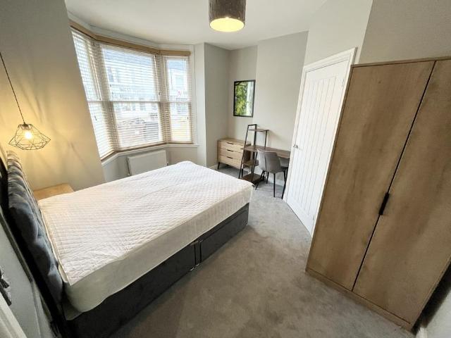 Room for rent in West Town, Peterborough