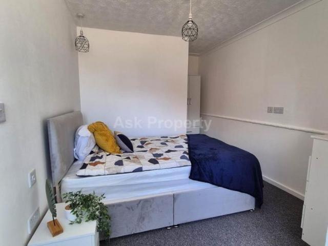 Room for rent in Potters Corner, East Midlands
